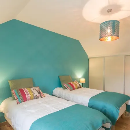 Les Pommiers Holiday home *
